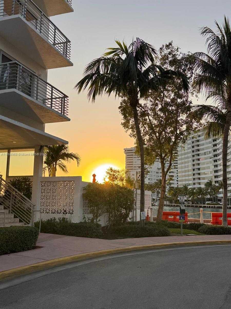 Small Image of 1340 LINCOLN RD #401, Miami Beach Number 36