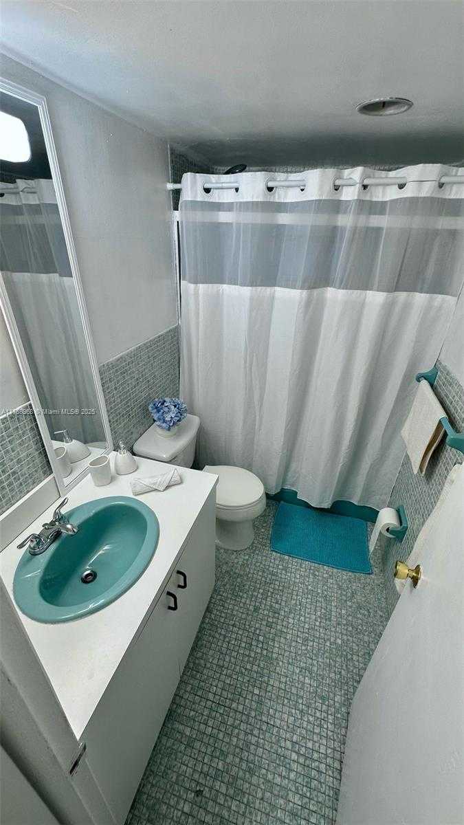 Small Image of 1340 LINCOLN RD #401, Miami Beach Number 9