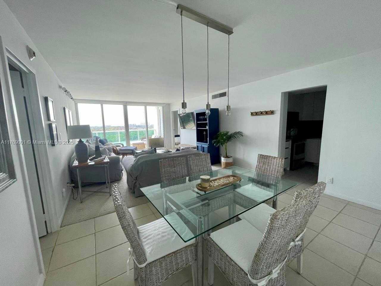 Small Image of 100 BAYVIEW DR #2021, Sunny Isles Beach Number 11