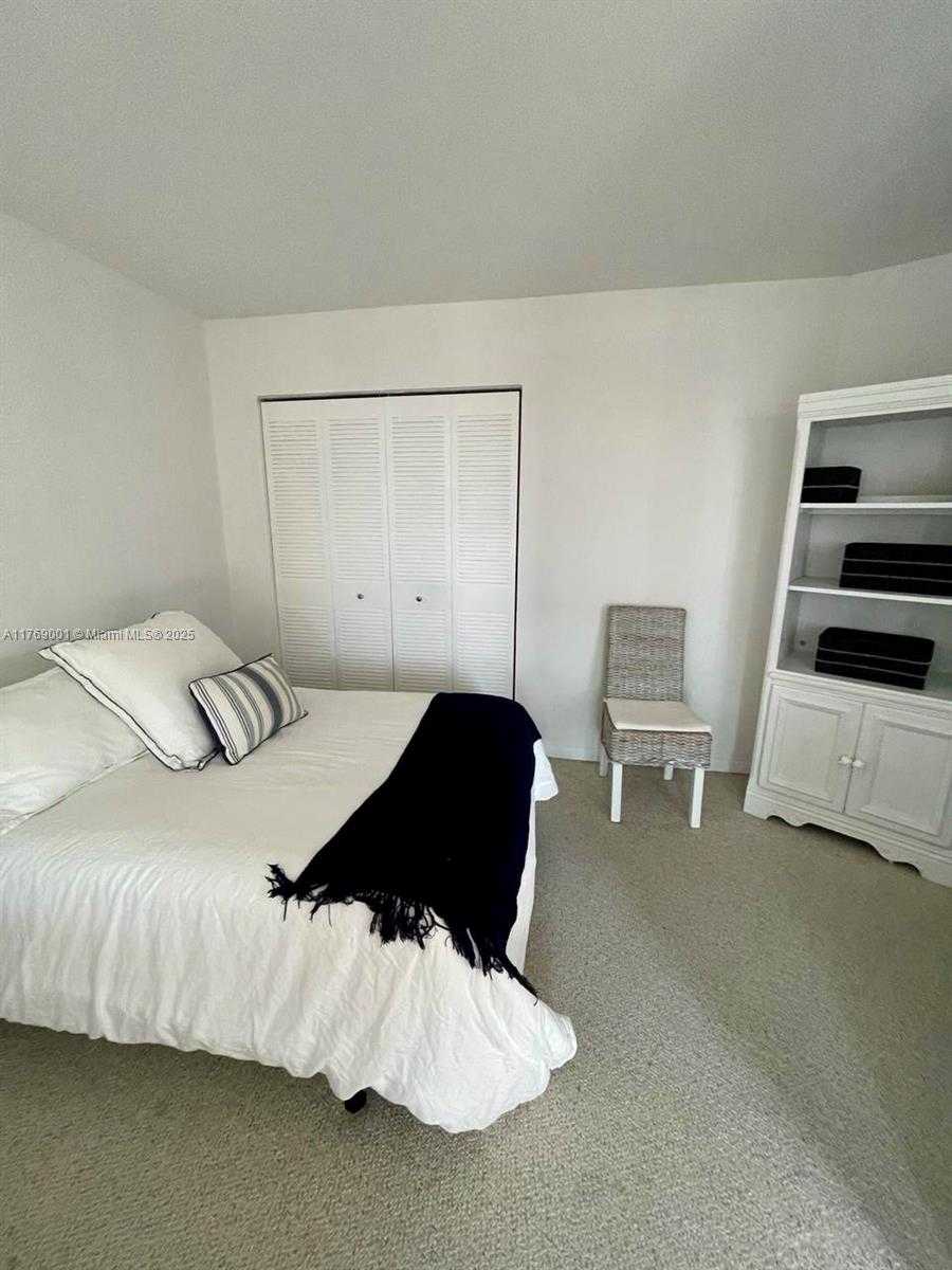 Small Image of 100 BAYVIEW DR #2021, Sunny Isles Beach Number 41