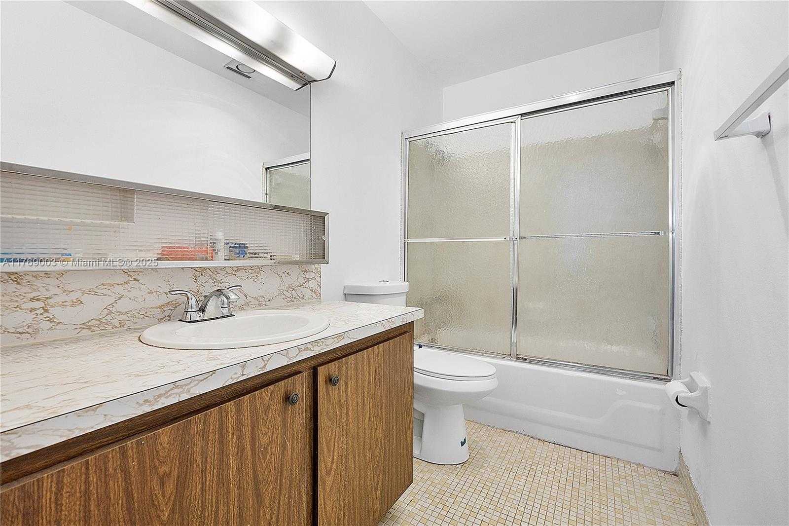 Small Image of 1520 MCKINLEY ST #206E, Hollywood Number 10