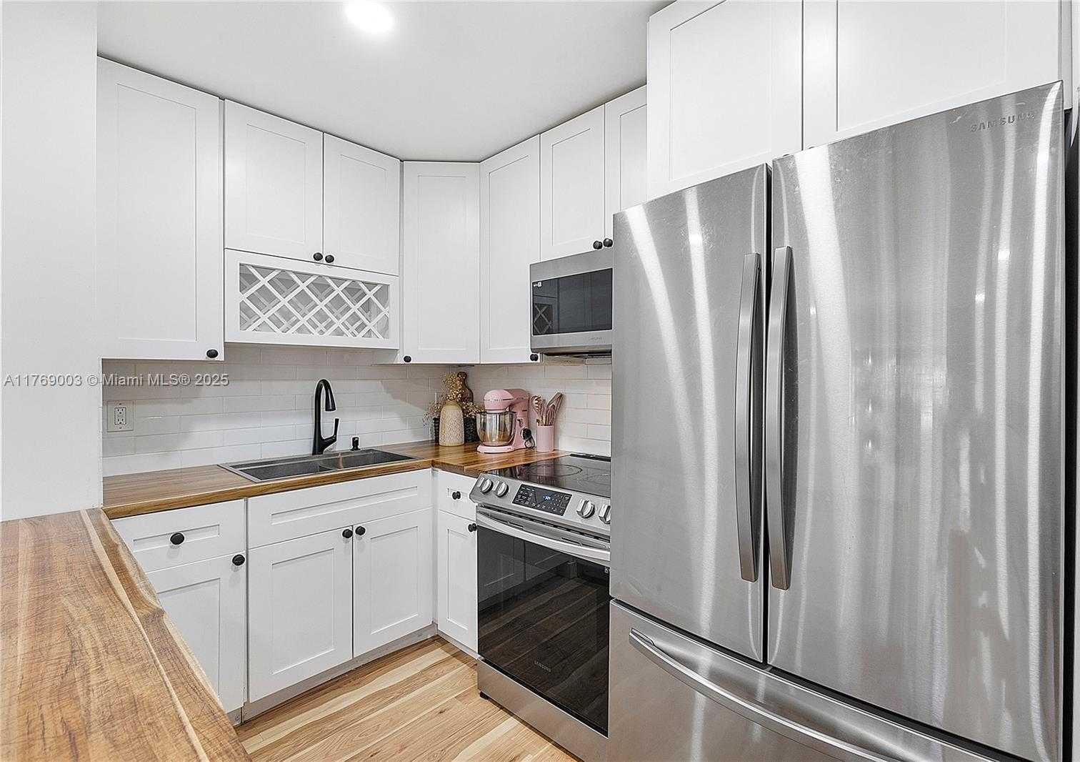 Small Image of 1520 MCKINLEY ST #206E, Hollywood Number 2