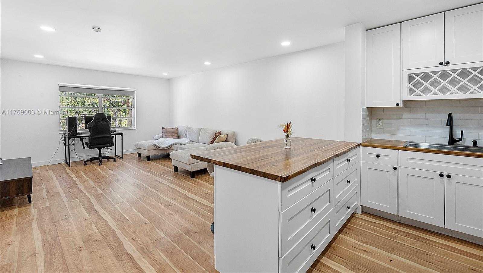 Small Image of 1520 MCKINLEY ST #206E, Hollywood Number 3