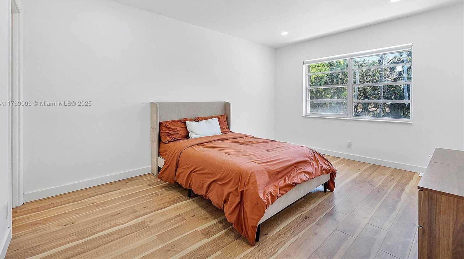 Small Image of 1520 MCKINLEY ST #206E, Hollywood Number 9
