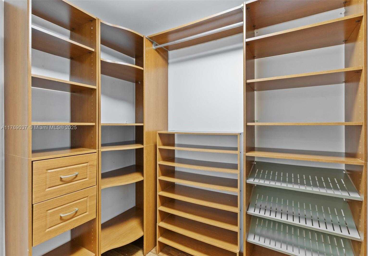 Small Image of 3370 HIDDEN BAY DR #2307, Aventura Number 16