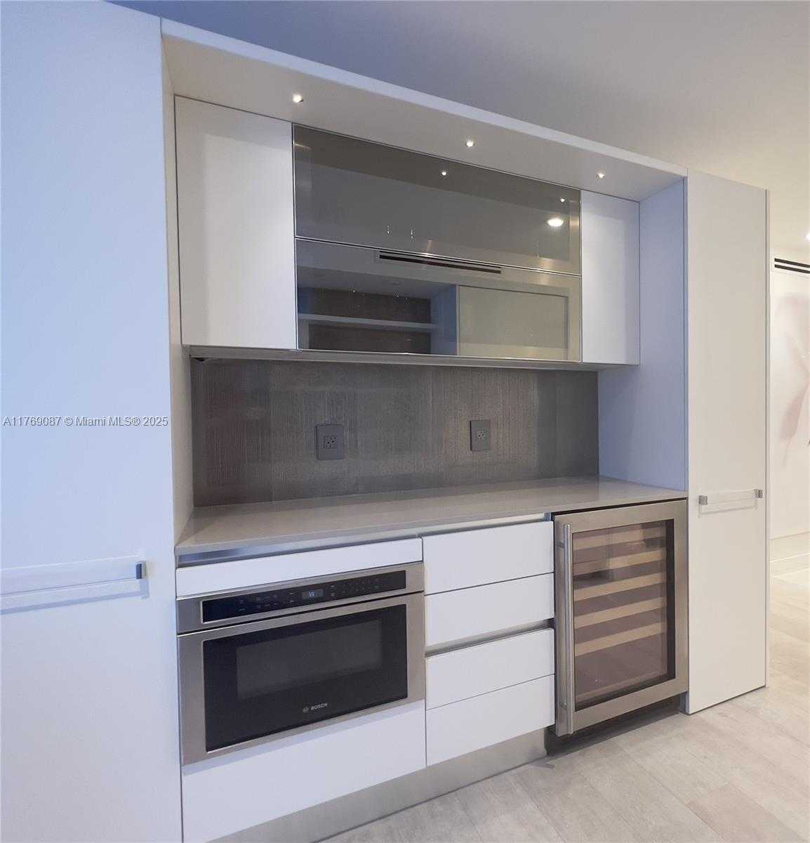 Small Image of 6301 COLLINS AVE #3001, Miami Beach Number 8