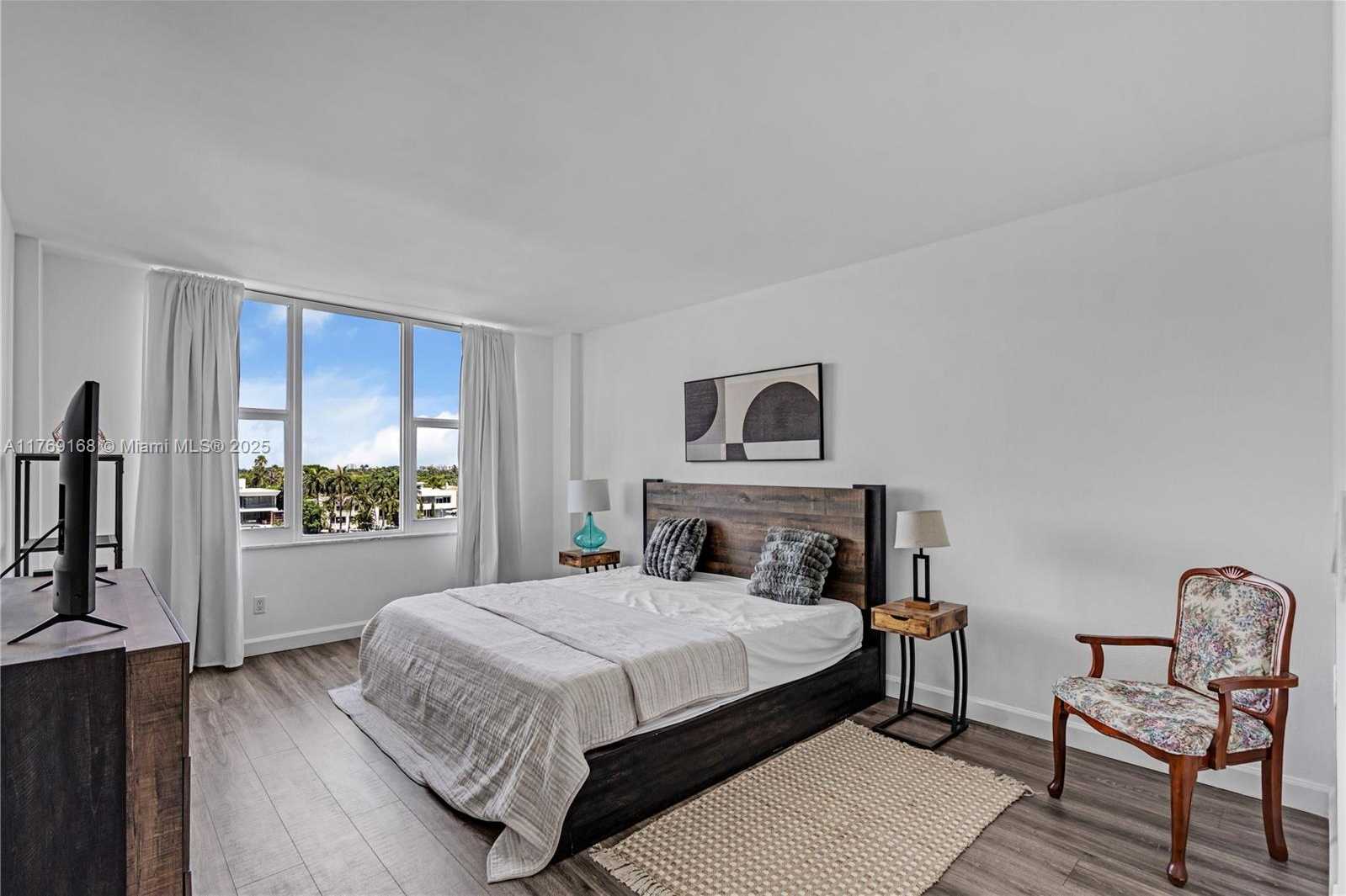 Small Image of 5600 COLLINS AVE #6P, Miami Beach Number 15
