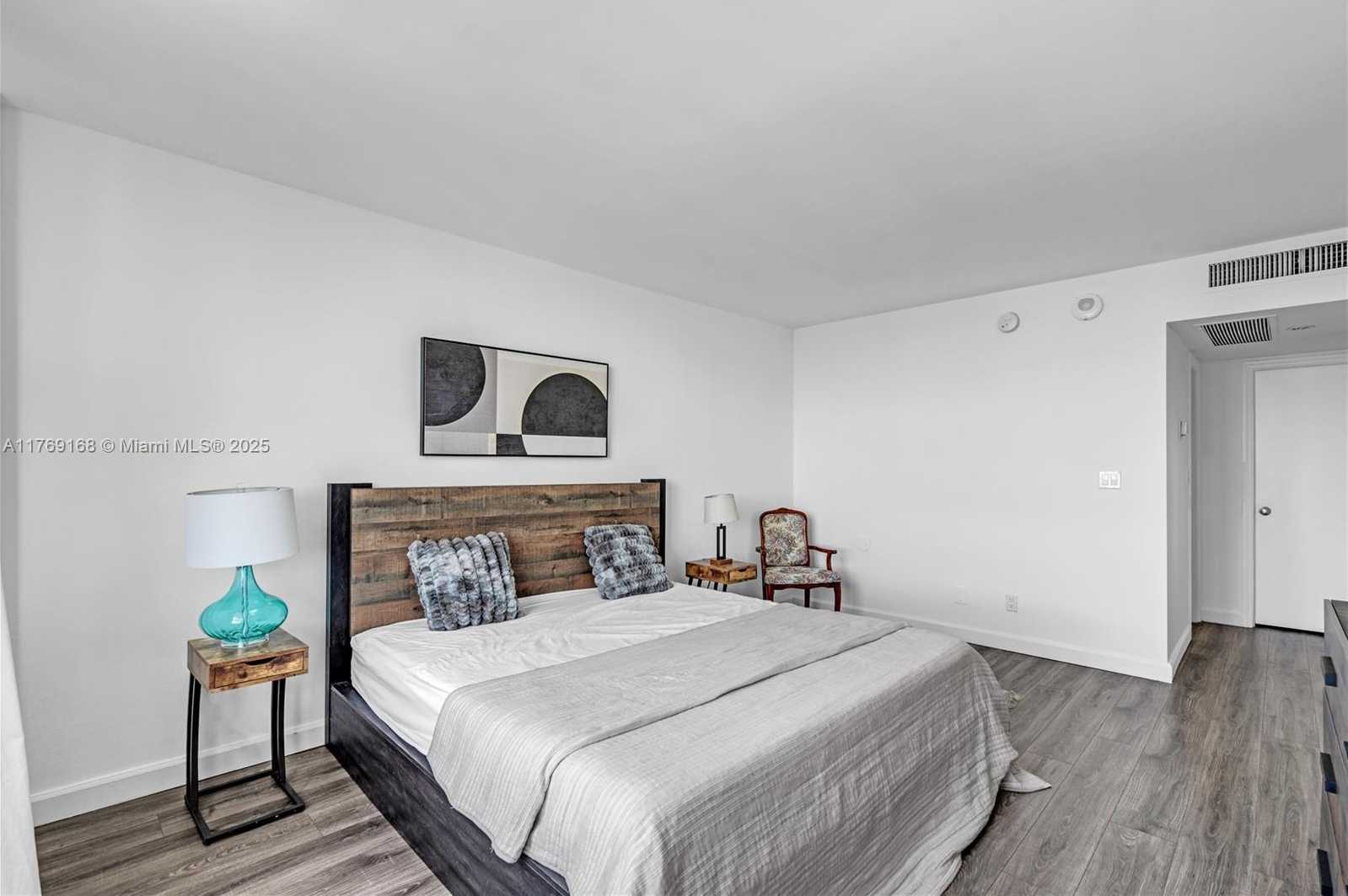 Small Image of 5600 COLLINS AVE #6P, Miami Beach Number 17