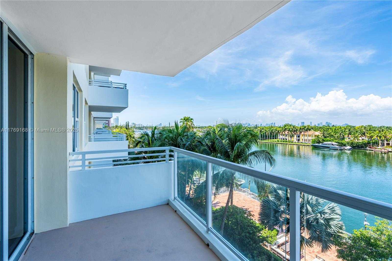Small Image of 5600 COLLINS AVE #6P, Miami Beach Number 2