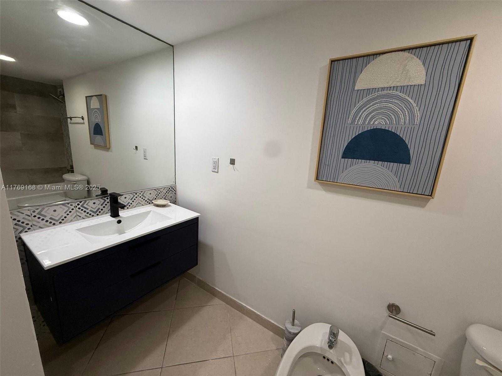 Small Image of 5600 COLLINS AVE #6P, Miami Beach Number 22