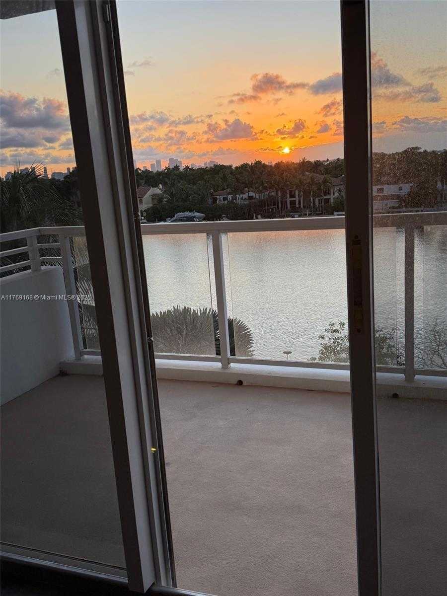 Small Image of 5600 COLLINS AVE #6P, Miami Beach Number 27