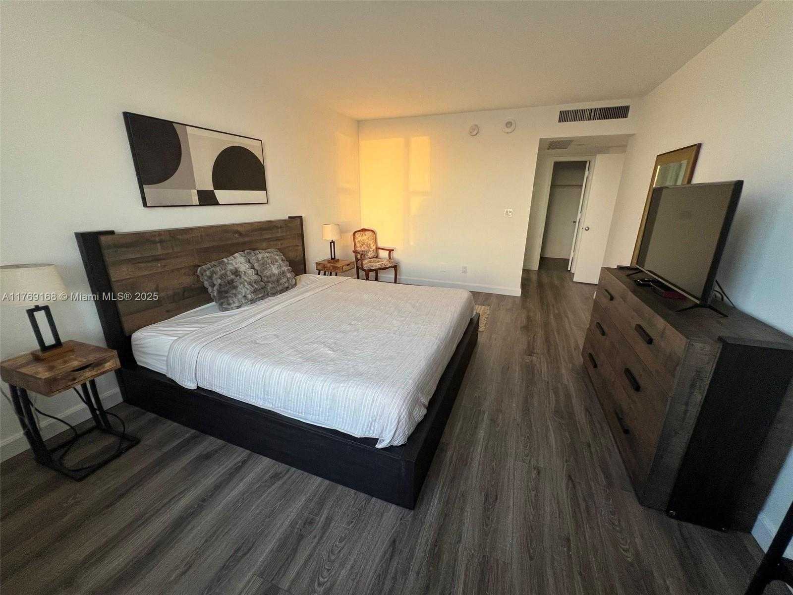 Small Image of 5600 COLLINS AVE #6P, Miami Beach Number 29