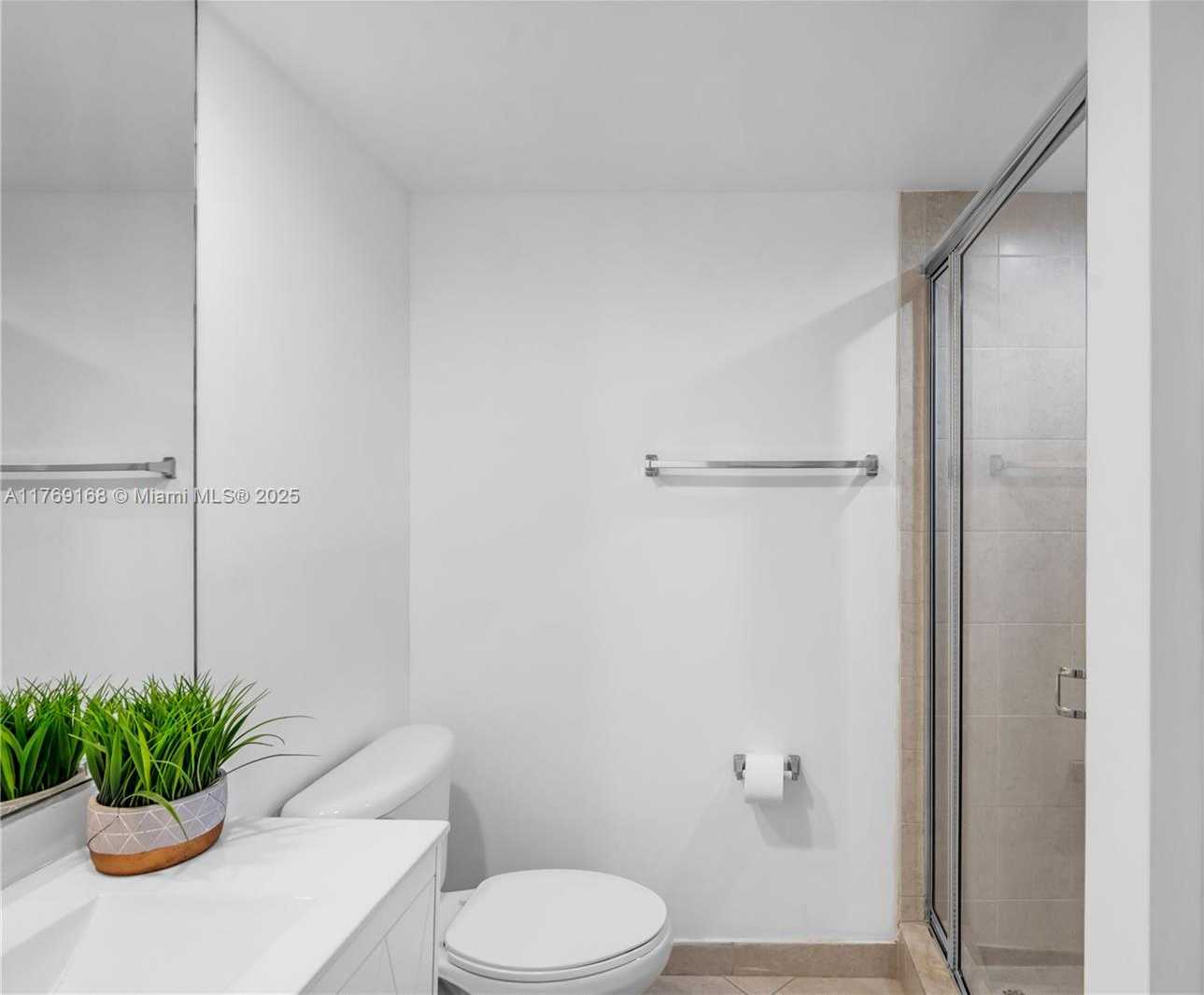 Small Image of 5600 COLLINS AVE #6P, Miami Beach Number 37