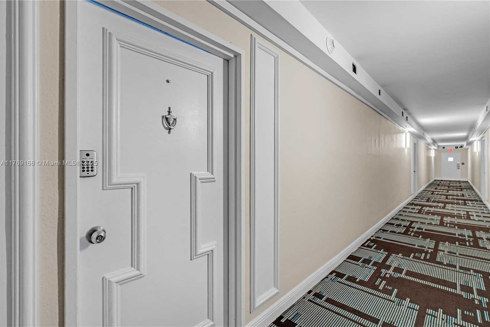 Small Image of 5600 COLLINS AVE #6P, Miami Beach Number 38