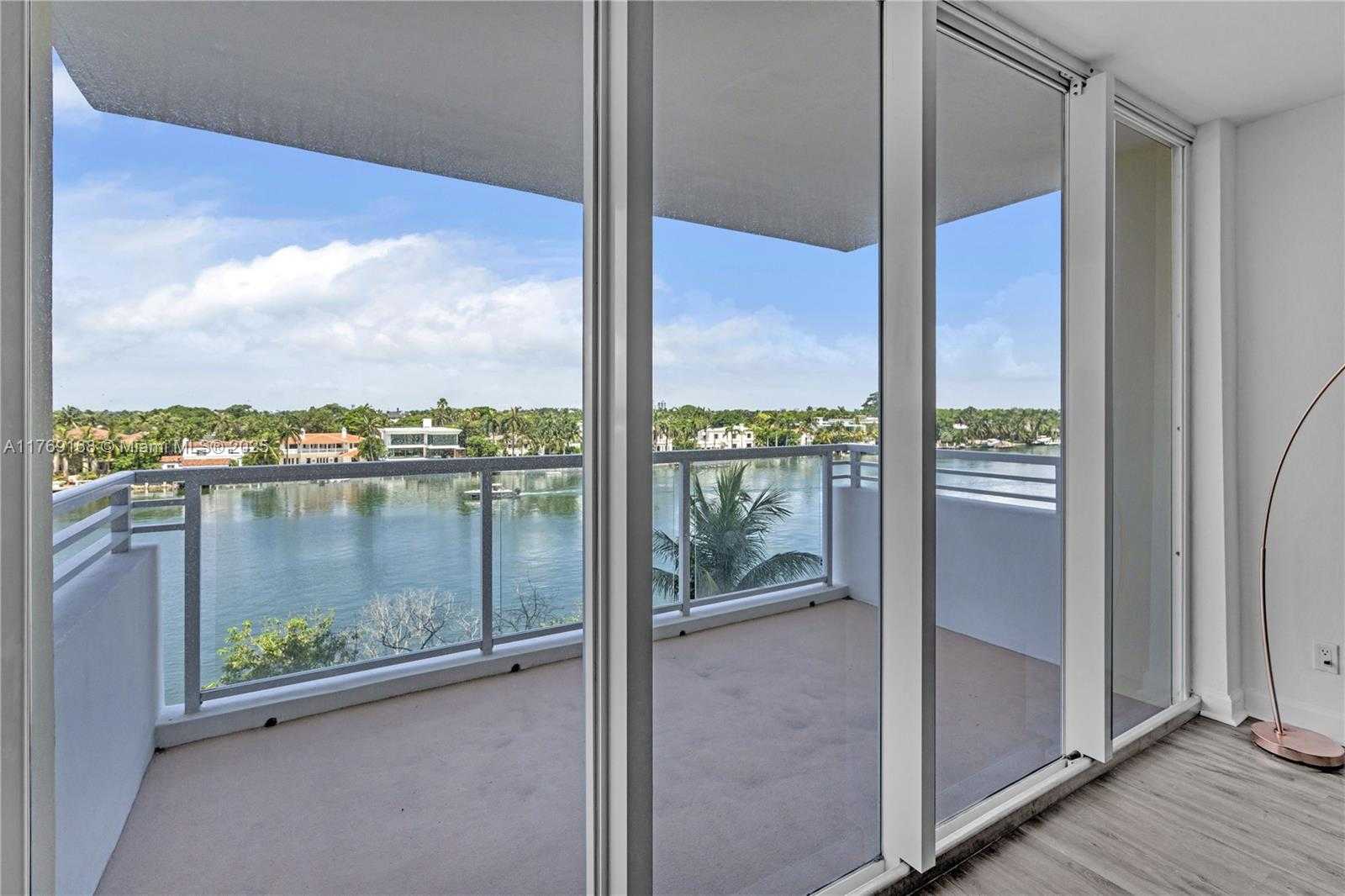 Small Image of 5600 COLLINS AVE #6P, Miami Beach Number 4