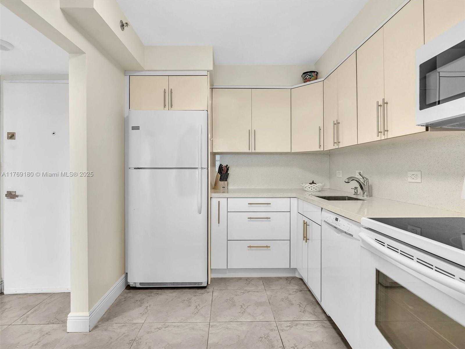 Small Image of 20505 EAST COUNTRY CLUB DR #2233, Aventura Number 5