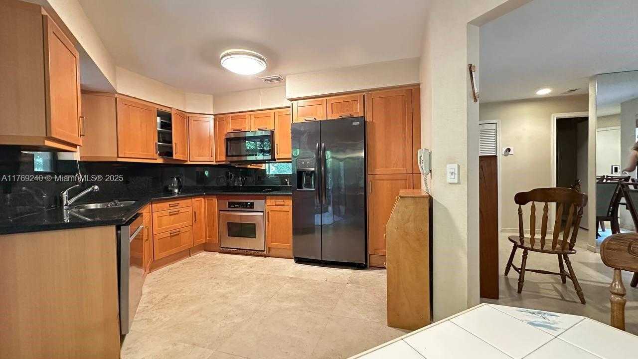 Small Image of 3308 OLD OAK LN #1003, Hollywood Number 10