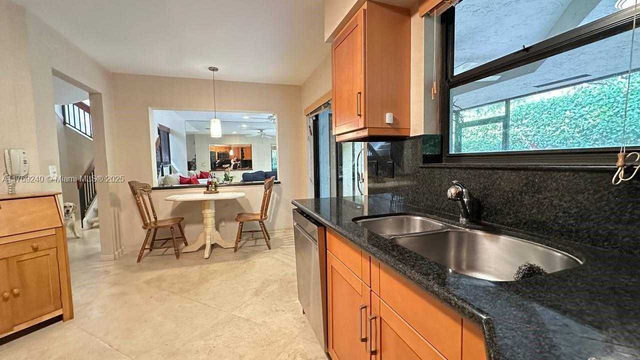 Small Image of 3308 OLD OAK LN #1003, Hollywood Number 12