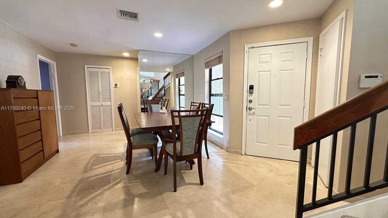 Small Image of 3308 OLD OAK LN #1003, Hollywood Number 14