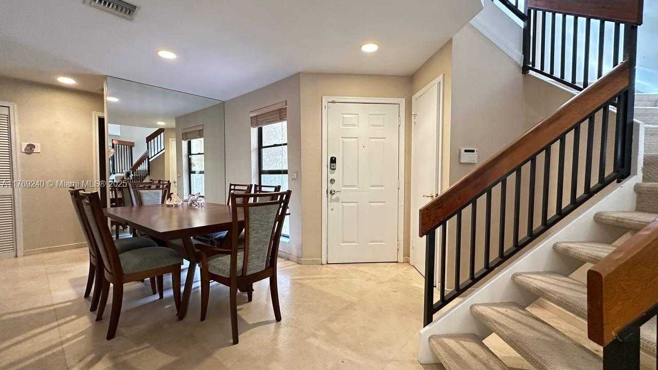Small Image of 3308 OLD OAK LN #1003, Hollywood Number 17