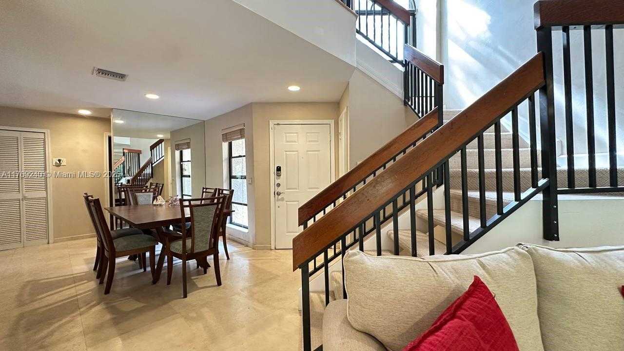 Small Image of 3308 OLD OAK LN #1003, Hollywood Number 18