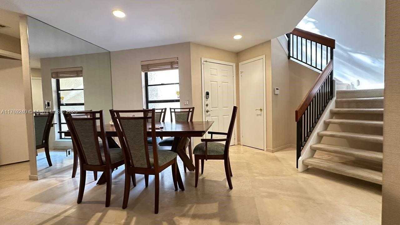Small Image of 3308 OLD OAK LN #1003, Hollywood Number 23