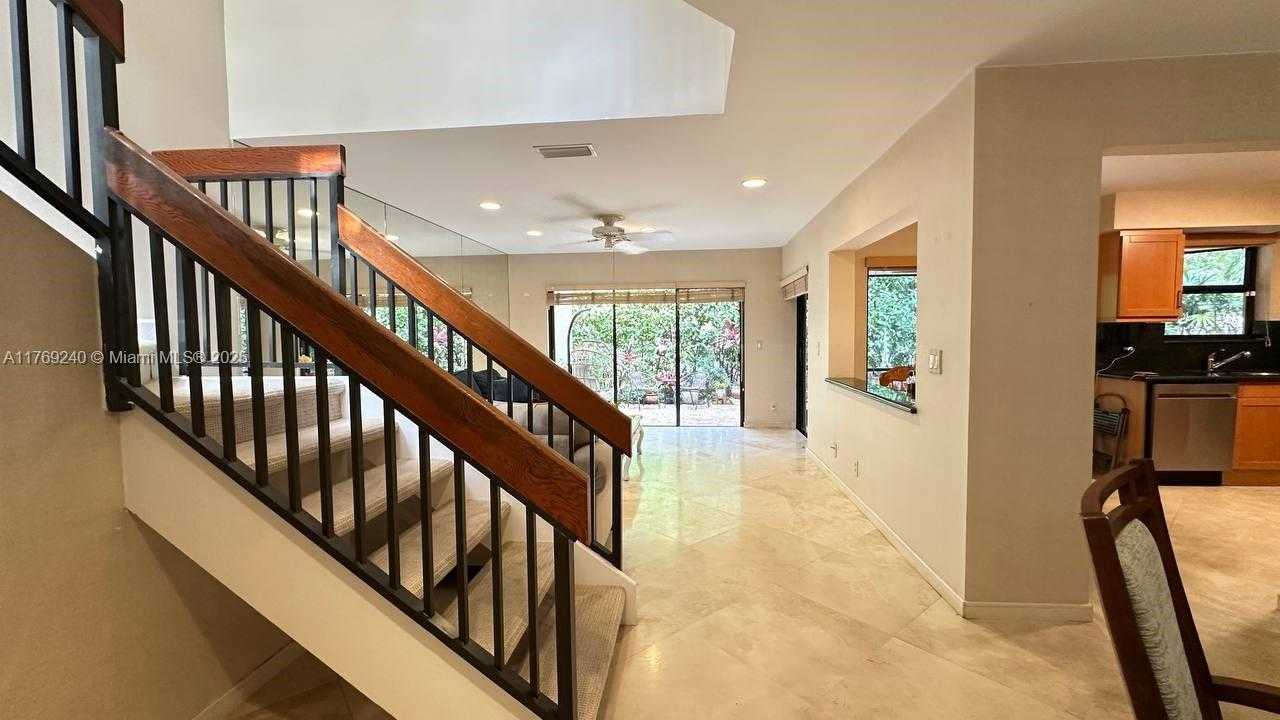 Small Image of 3308 OLD OAK LN #1003, Hollywood Number 25