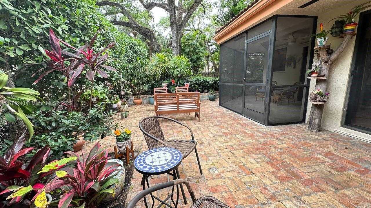 Small Image of 3308 OLD OAK LN #1003, Hollywood Number 47