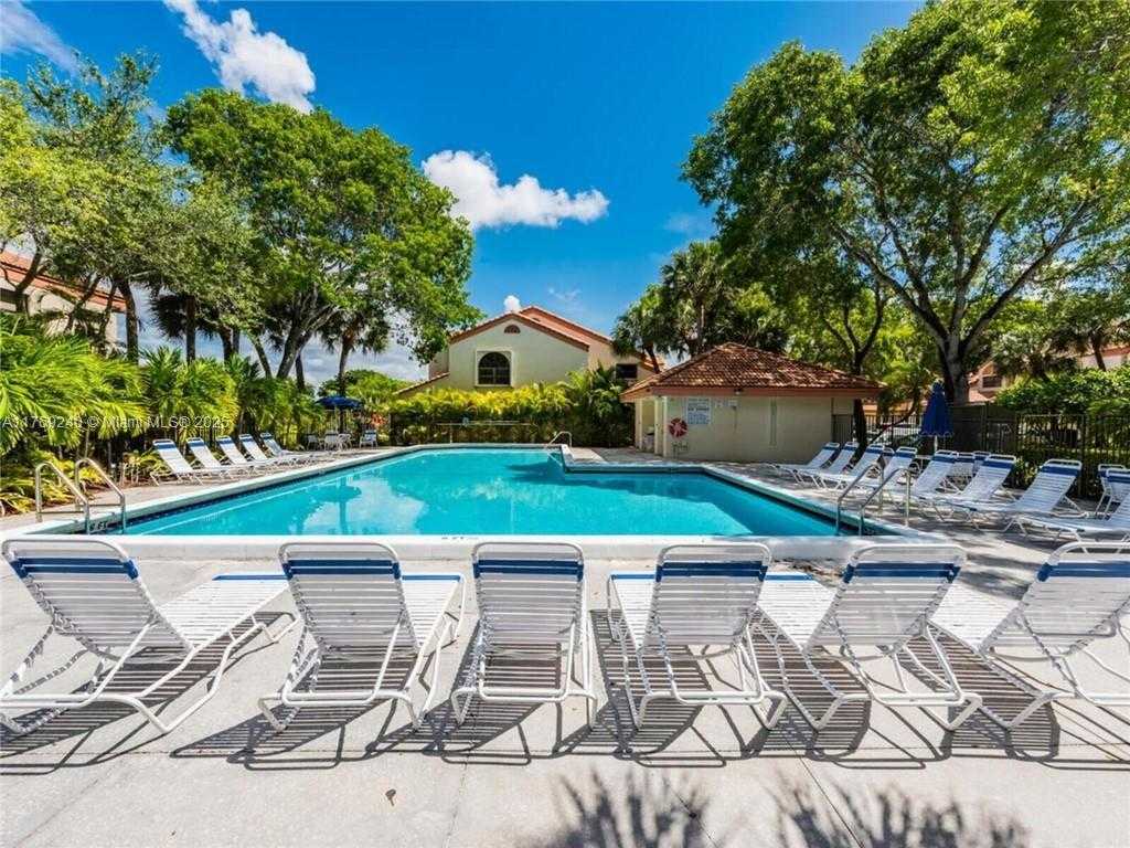 Small Image of 3308 OLD OAK LN #1003, Hollywood Number 54