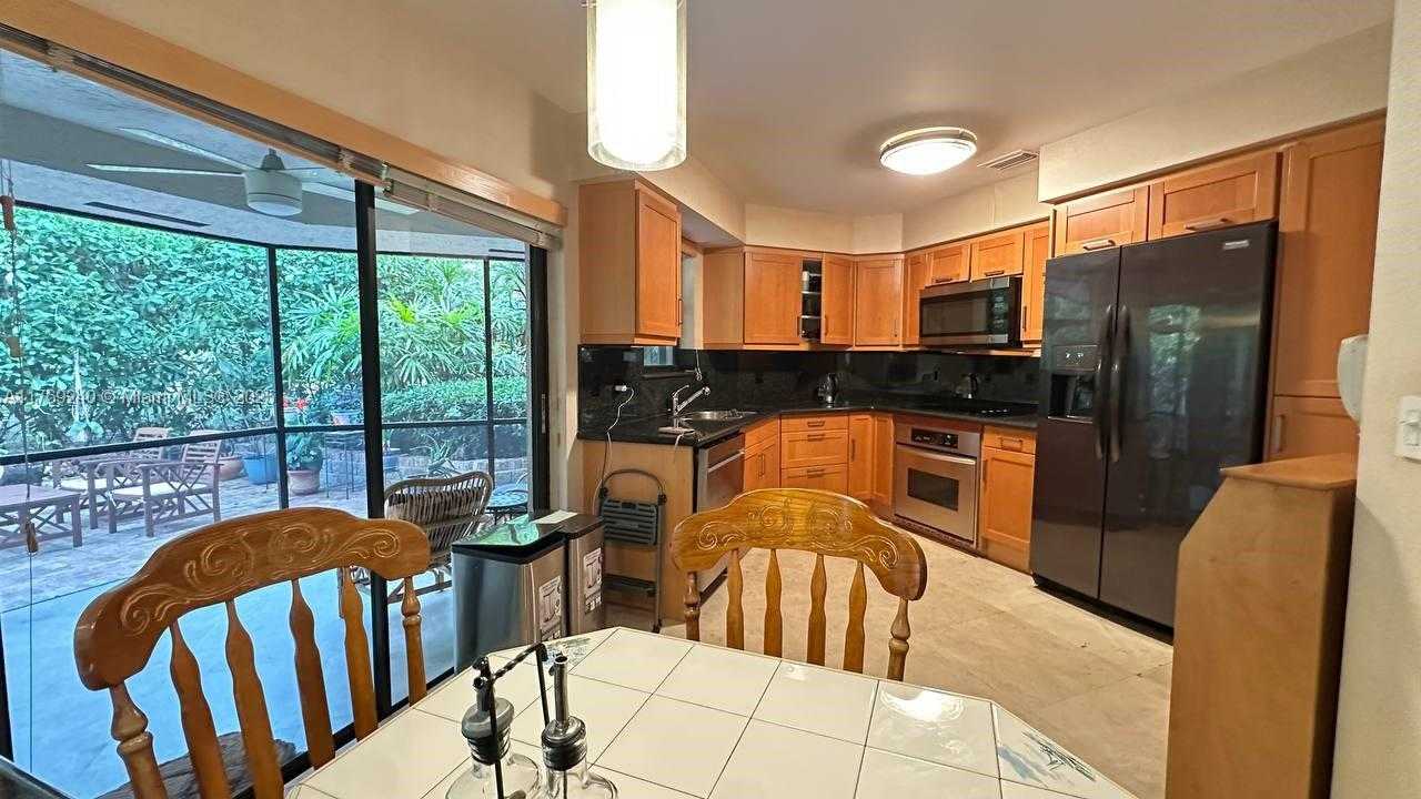 Small Image of 3308 OLD OAK LN #1003, Hollywood Number 8