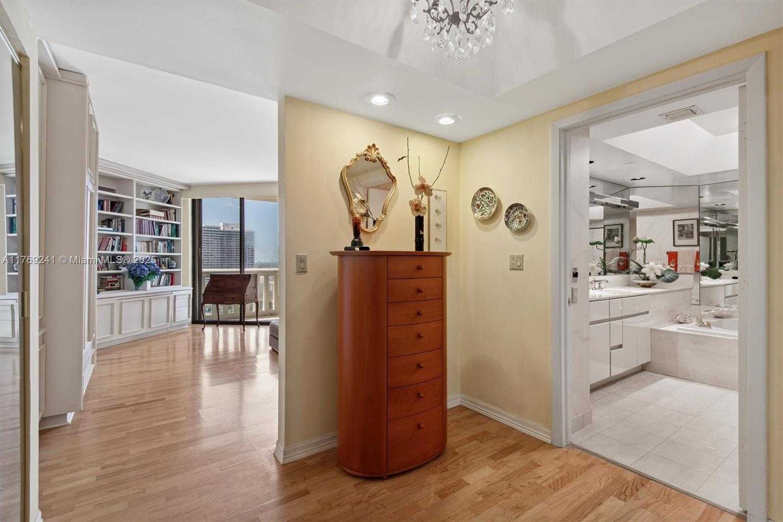 Small Image of 3000 ISLAND BLVD #1902, Aventura Number 15