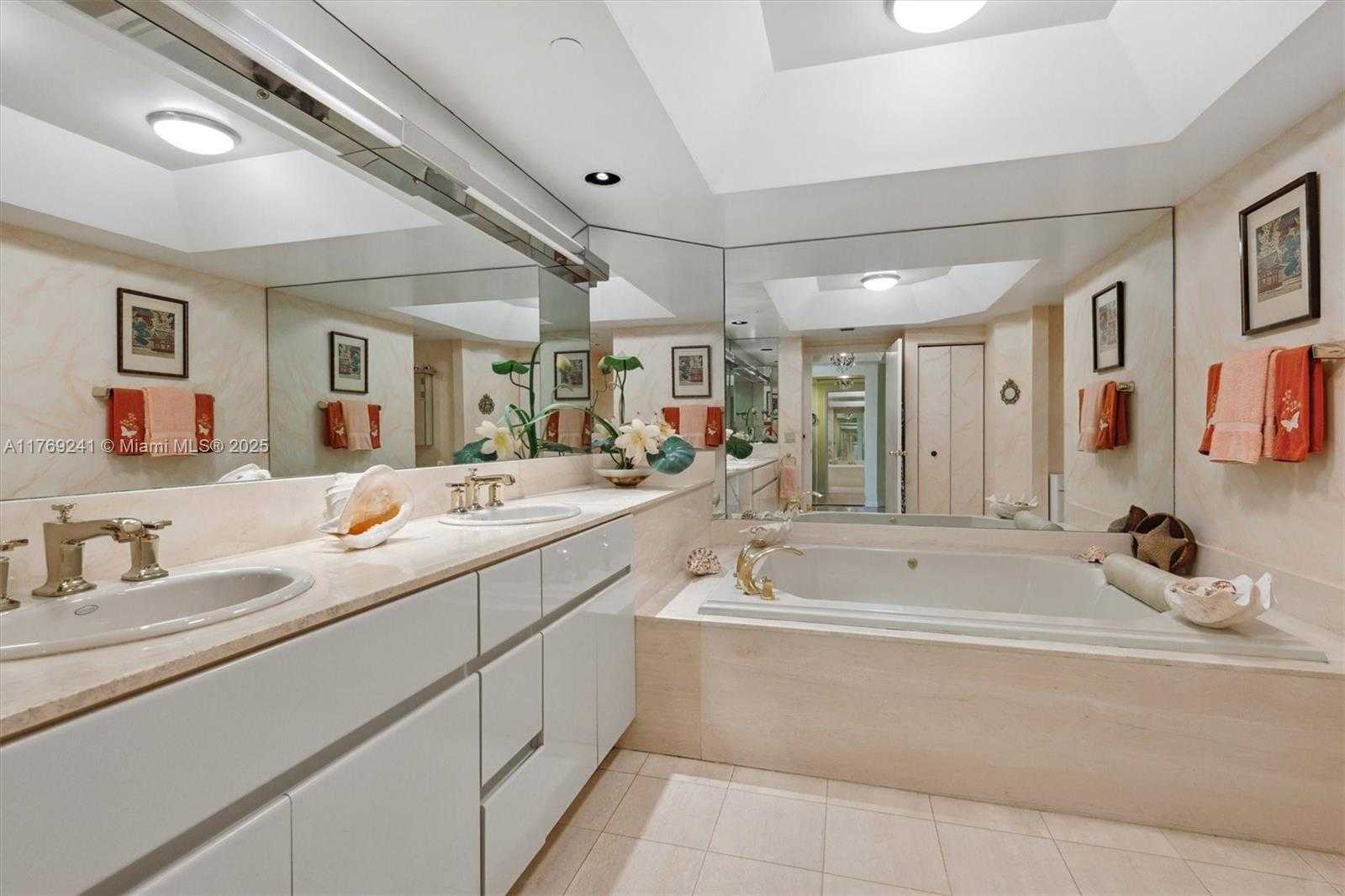 Small Image of 3000 ISLAND BLVD #1902, Aventura Number 16