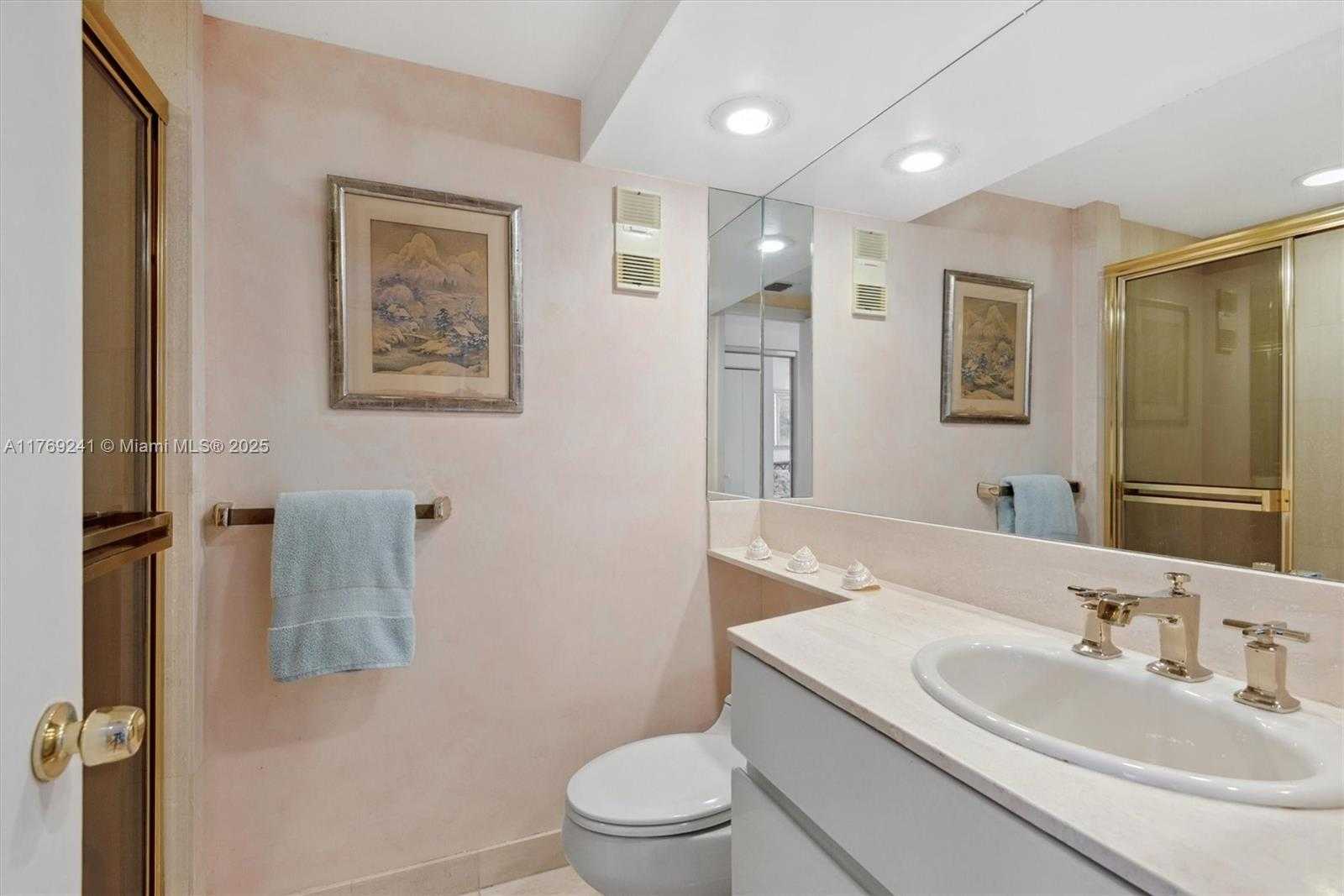 Small Image of 3000 ISLAND BLVD #1902, Aventura Number 20