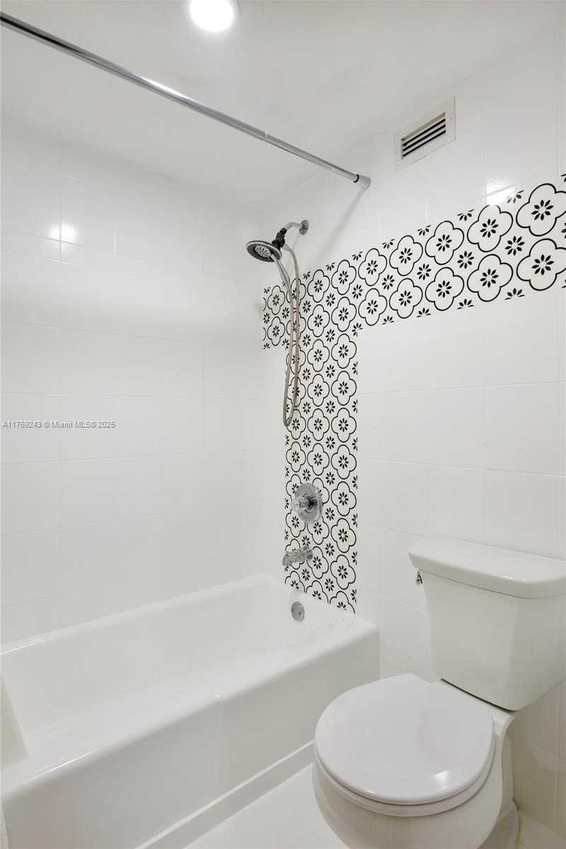 Small Image of 2899 COLLINS AVE #1638, Miami Beach Number 11