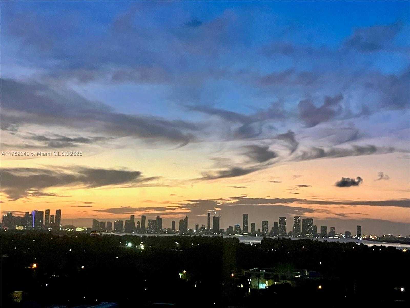 Small Image of 2899 COLLINS AVE #1638, Miami Beach Number 16