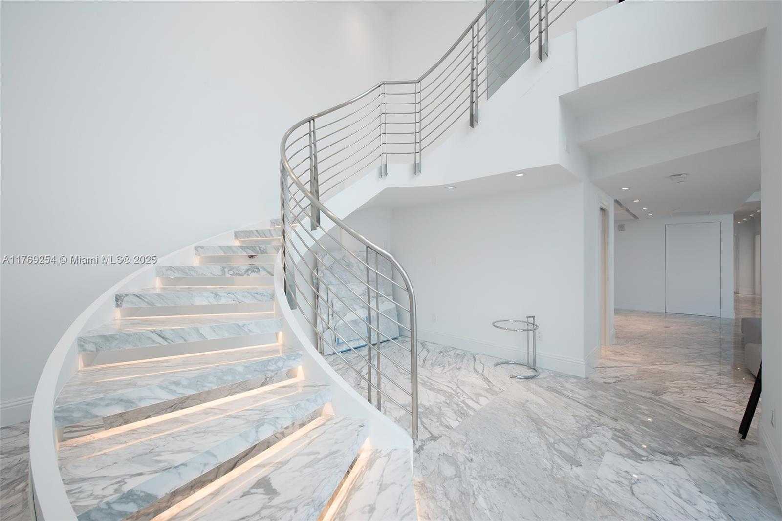 Small Image of 1000 SOUTH POINTE DR #PH-2804, Miami Beach Number 16