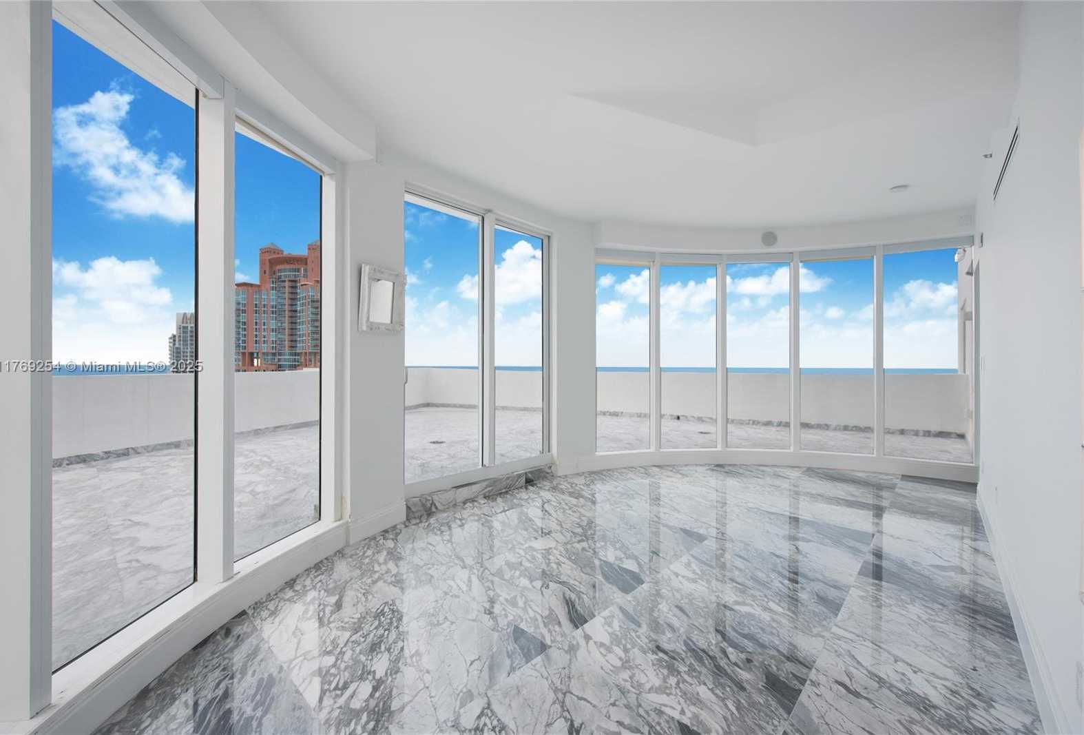 Small Image of 1000 SOUTH POINTE DR #PH-2804, Miami Beach Number 17