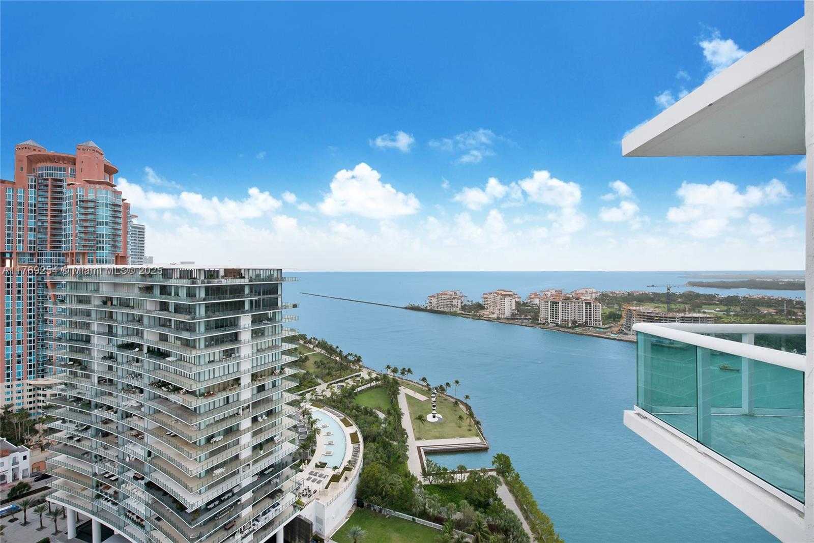 Small Image of 1000 SOUTH POINTE DR #PH-2804, Miami Beach Number 25