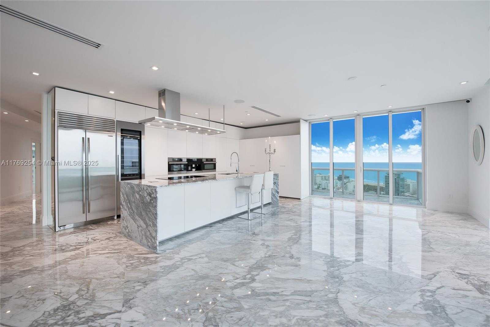 Small Image of 1000 SOUTH POINTE DR #PH-2804, Miami Beach Number 3