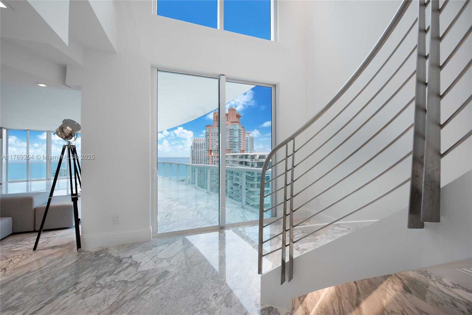 Small Image of 1000 SOUTH POINTE DR #PH-2804, Miami Beach Number 4
