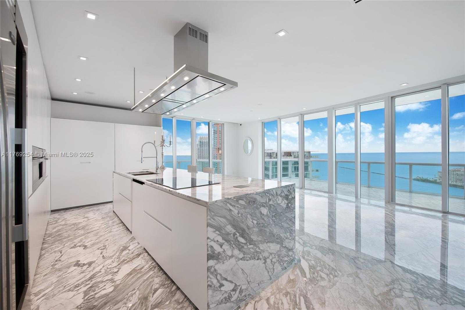 Small Image of 1000 SOUTH POINTE DR #PH-2804, Miami Beach Number 5