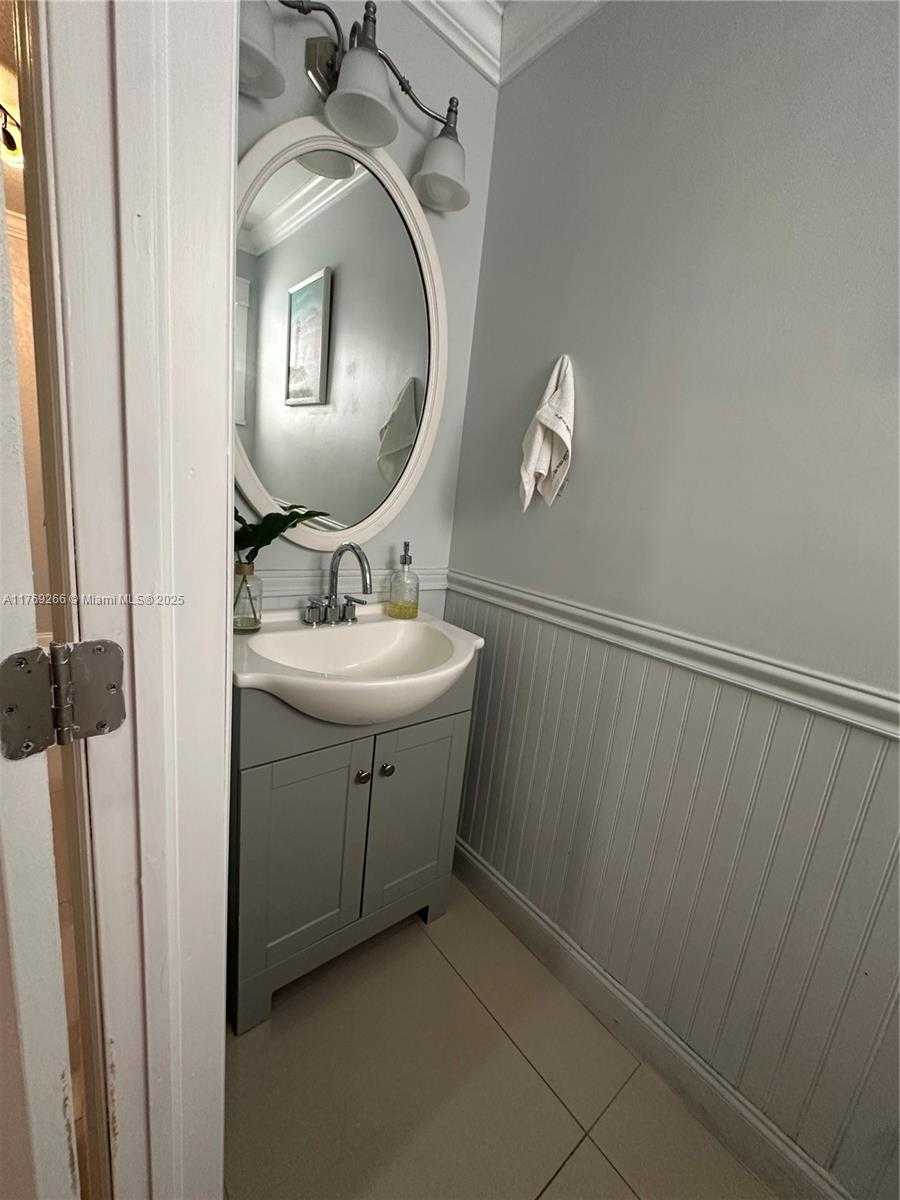 Small Image of 3370 BEAU RIVAGE DR #B8, Pompano Beach Number 11