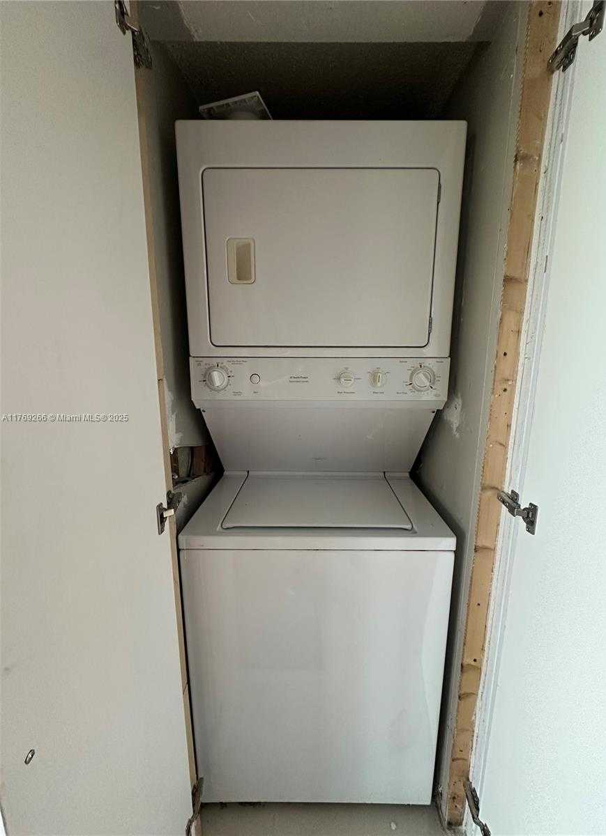 Small Image of 3370 BEAU RIVAGE DR #B8, Pompano Beach Number 20