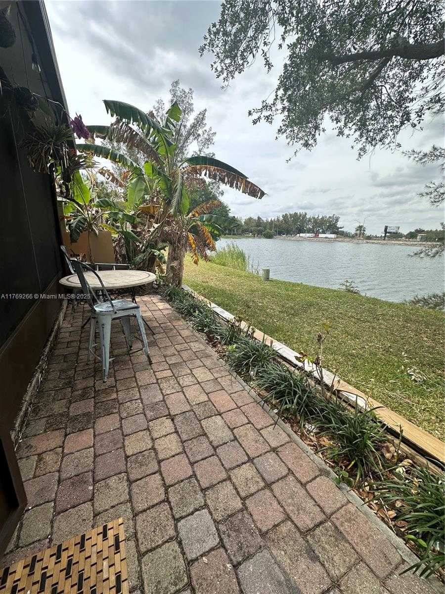 Small Image of 3370 BEAU RIVAGE DR #B8, Pompano Beach Number 21