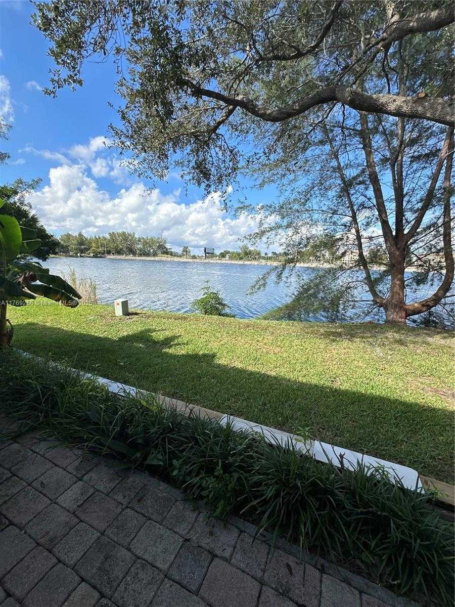 Small Image of 3370 BEAU RIVAGE DR #B8, Pompano Beach Number 24