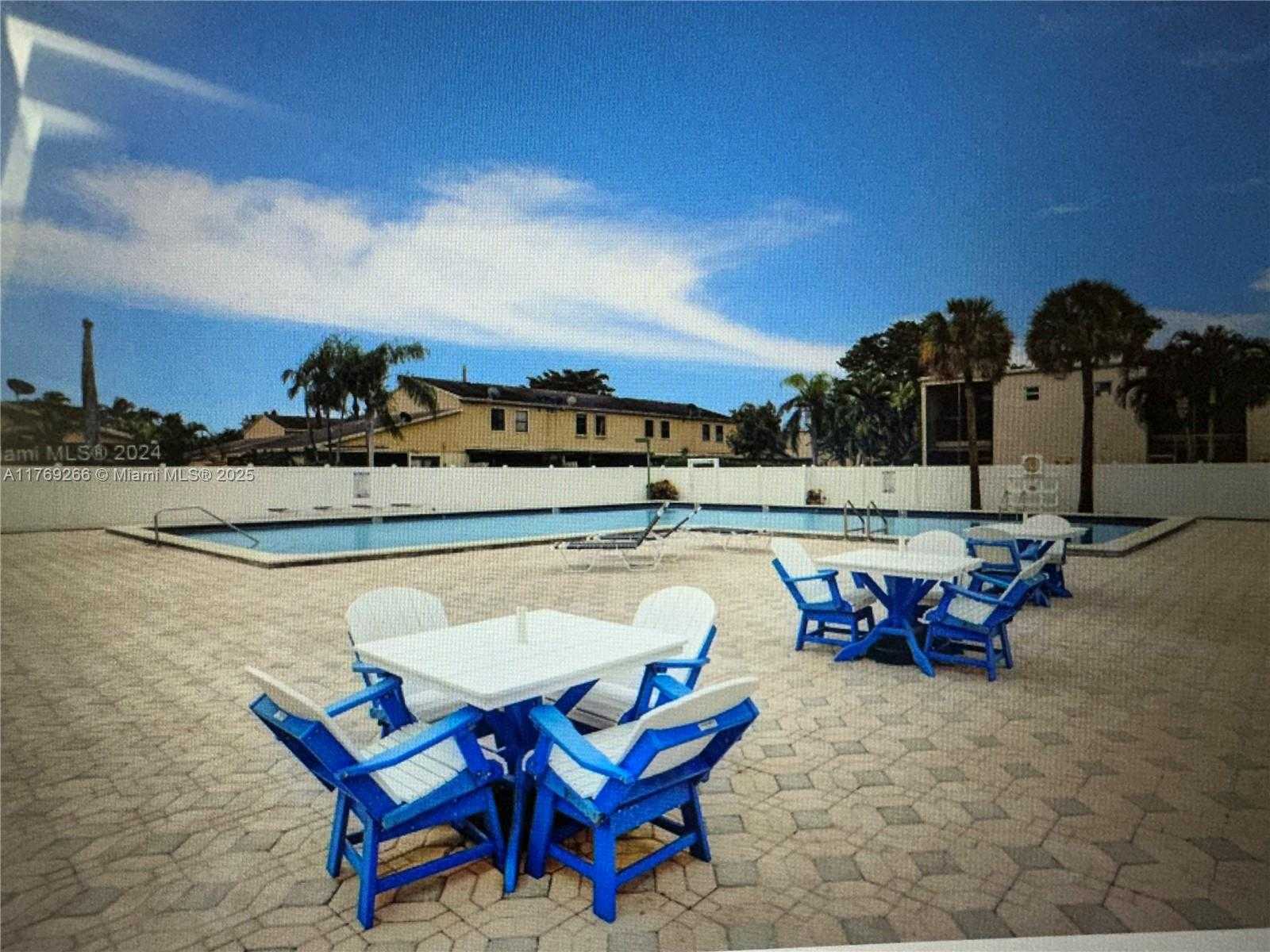 Small Image of 3370 BEAU RIVAGE DR #B8, Pompano Beach Number 26