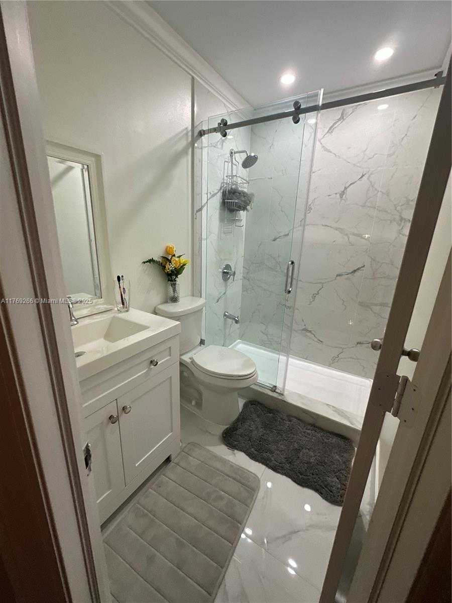 Small Image of 3370 BEAU RIVAGE DR #B8, Pompano Beach Number 35