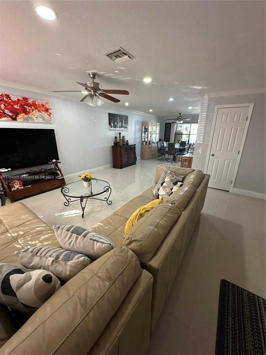 Small Image of 3370 BEAU RIVAGE DR #B8, Pompano Beach Number 6