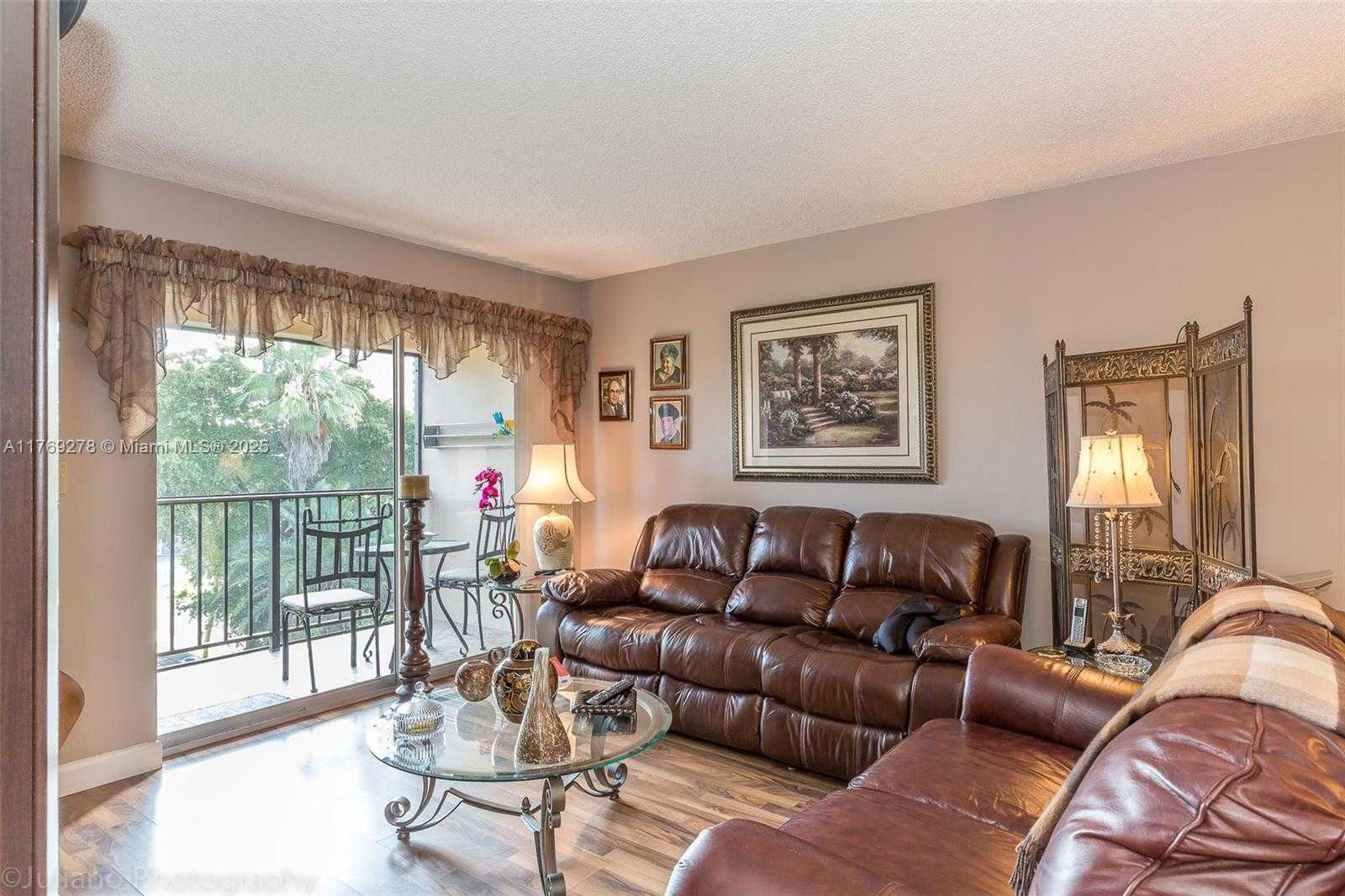 Small Image of 201 178TH DR #438, Sunny Isles Beach Number 2