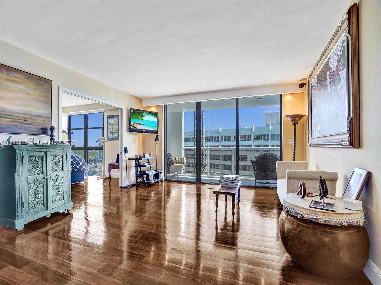 Small Image of 9 ISLAND AVE #2109, Miami Beach Number 2